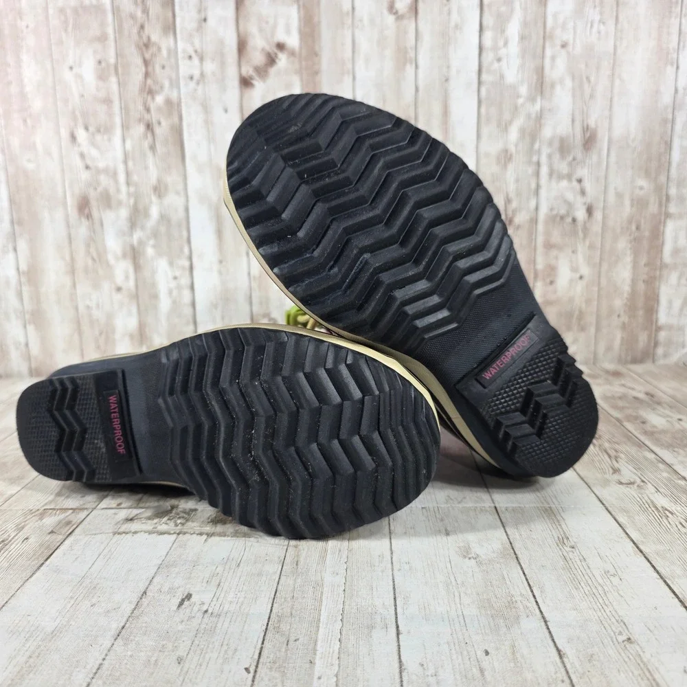 Sorel stitching 38 department